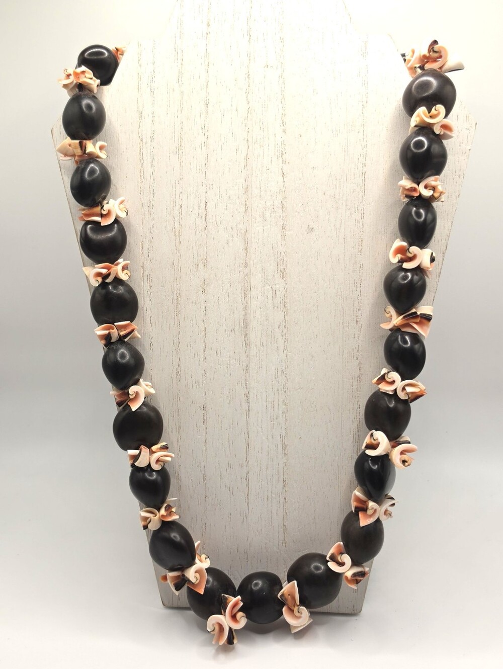 Hawaiian Kukui Nut & Seashell Lei Necklace With Ribbon Tie